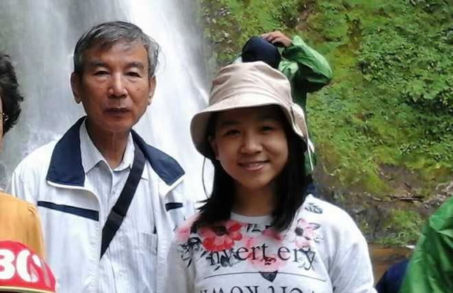 Bài thơ tặng ông của nữ sinh lớp 8 Hà Nội gây sốt dân mạng