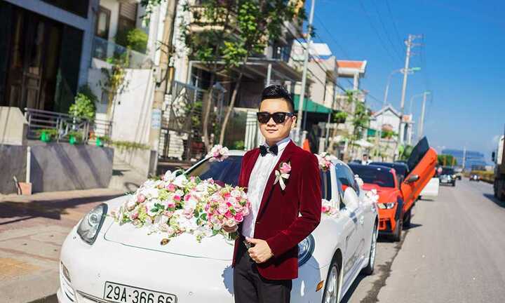 Doanh nhân Quảng Ninh tiếp tục gây sốt với dàn xe sang ngày cưới