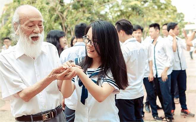 Mở cuộc thi ảnh bình chọn trực tiếp trong 'Ngày thầy trò'