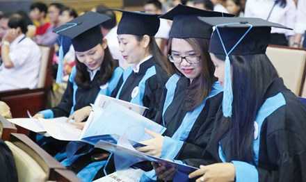 Thứ trưởng Bùi Văn Ga: 'Tiến sĩ chỉ làm mấy thứ lặt vặt như thạc sĩ?'