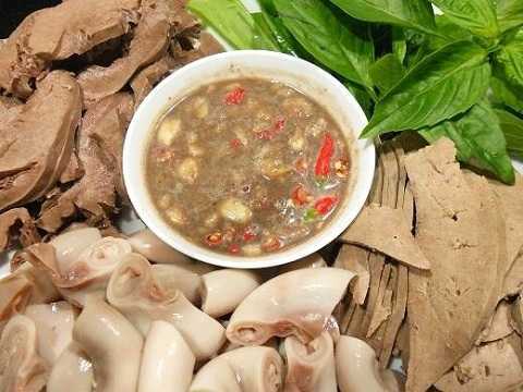 Những người hay ăn lòng lợn tiết canh nên đọc bài này
