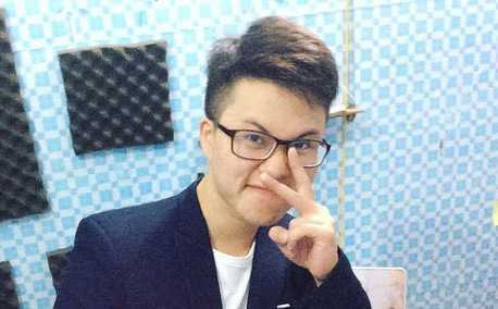 Lê Thiện Hiếu hát 'Ông bà anh' chấp nhận mất giọng hát để chuyển giới