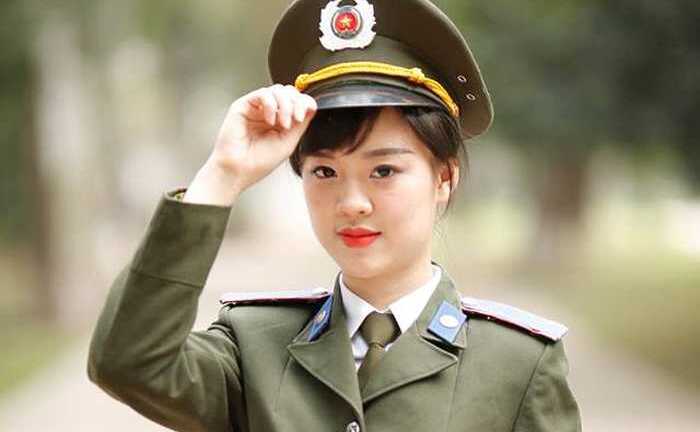 Hot girl trường Phòng cháy rạng rỡ khiến trái tim bao chàng trai rung động