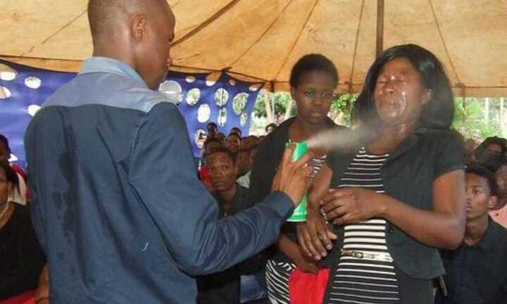 Chữa ung thư, HIV bằng 'thần dược'… thuốc trừ sâu