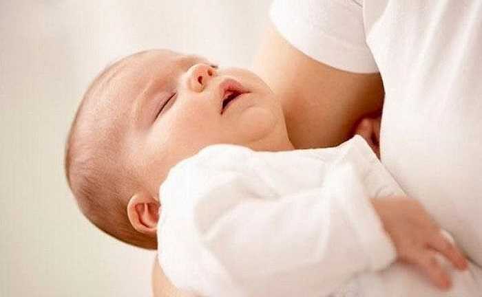 Trẻ sơ sinh cần làm gì để tăng sức đề kháng vào mùa đông?