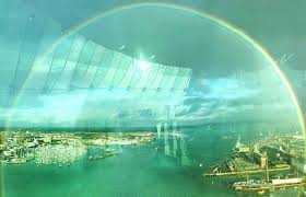 Cầu vồng hình tròn cực hiếm xuất hiện tuyệt đẹp trên bầu trời Anh