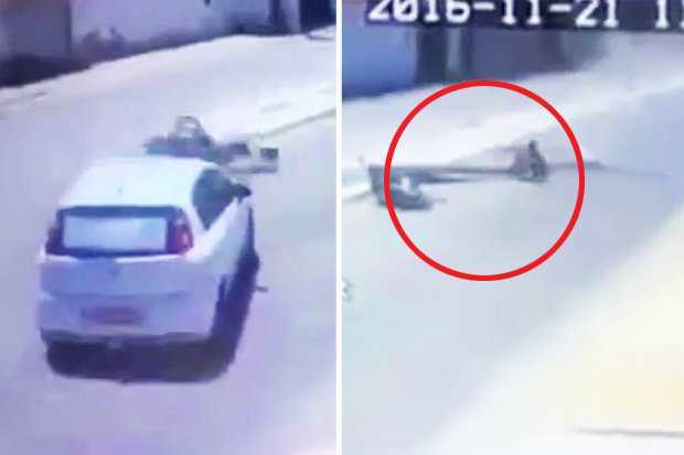 Video: Vừa gượng dậy sau tai nạn xe, người đàn ông lại bị đèn đường đè lên người