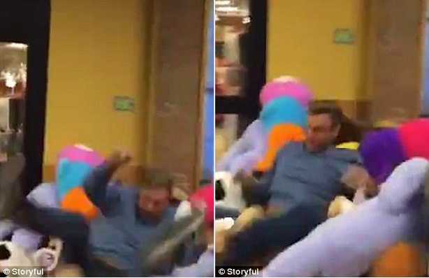 Thanh niên 'cao hứng' nhảy vào đống thú nhồi bông, gãy xương sườn