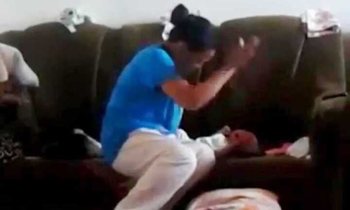 Dỗ con không được, bà mẹ tát đứa trẻ liên tiếp khiến dân mạng 'sôi sục'