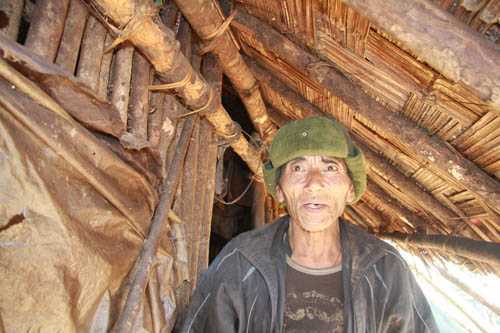 Hai cụ già của bộ tộc Lá Vàng và cuộc đời ly kỳ giữa rừng hoang