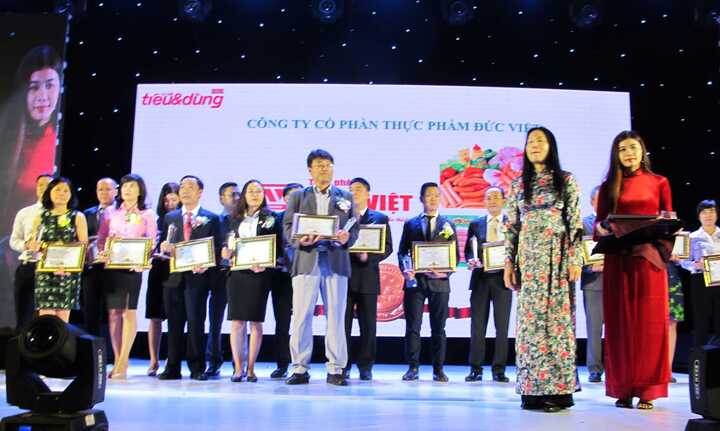Thực phẩm Đức Việt tiếp tục đạt Top 100 Thương hiệu sản phẩm – Dịch vụ Tin & Dùng Việt Nam 2016