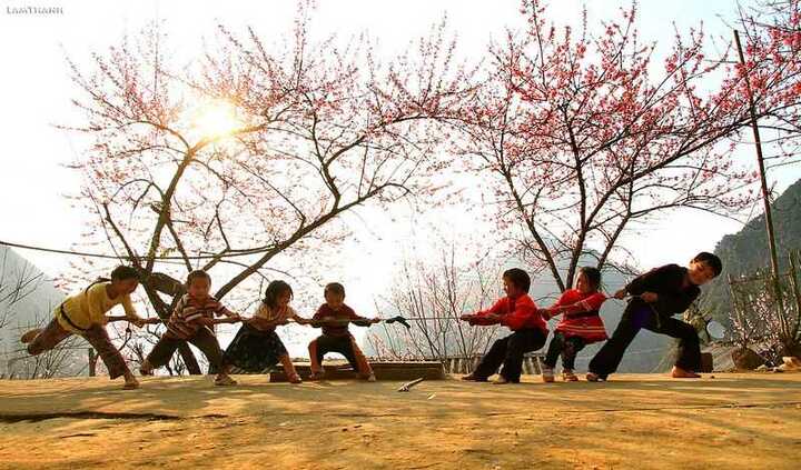 Con đường nào giúp Tây Bắc thoát nghèo?