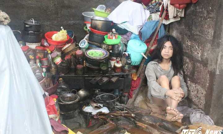 Cuộc sống như thời nguyên thủy của ba mẹ con 'người rừng' ở Huế