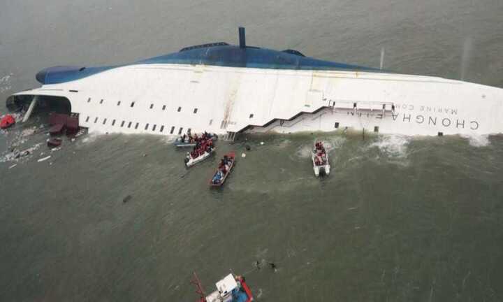 Rộ tin Tổng thống Hàn Quốc 'bận' làm tóc khi phà Sewol chìm năm 2014