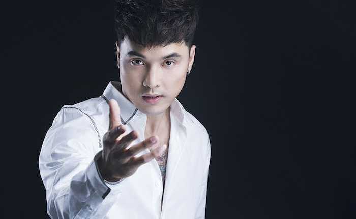 Gần 20 năm làm ca sĩ thần tượng, Ưng Hoàng Phúc vẫn điển trai khiến phái nữ mê mẩn