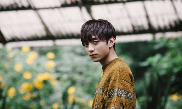 Soobin Hoàng Sơn buồn bã, bật khóc trong MV 'Phía sau một cô gái'