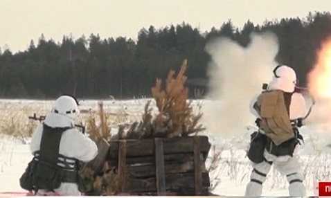 Xem lính Nga xả đạn, phóng tên lửa trong môi trường lạnh giá