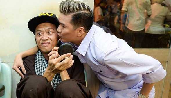 Đàm Vĩnh Hưng thú nhận sẽ 'mất điện' khi đứng trước Hoài Linh