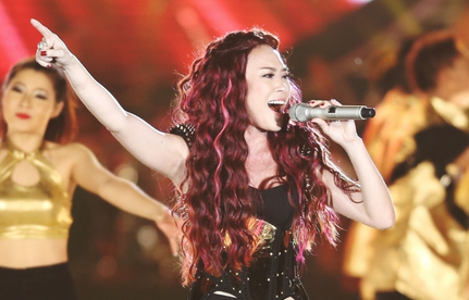 Mỹ Tâm tặng fan Hà Nội đêm nhạc hoành tráng