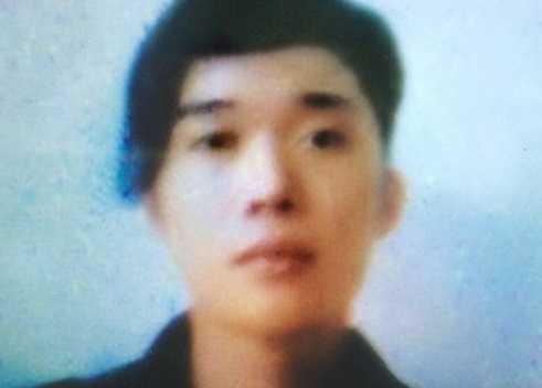 Kẻ máu lạnh ép người khác tự chặt ngón tay, bắn trọng thương công an