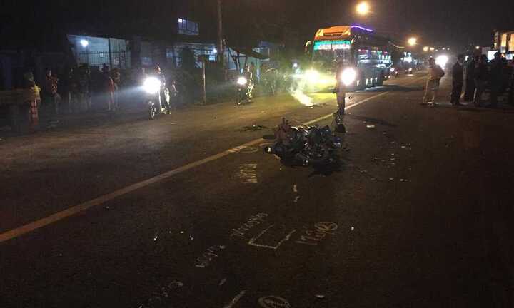 Xe máy húc công nông, một người chết thảm