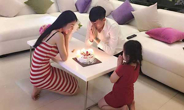 Sau tuyên bố giải nghệ, Công Vinh đón tuổi mới bên Thủy Tiên và bé Bánh Gạo