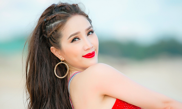 Bảo Thy lại ‘thả thính’ fans bằng hình tượng ‘cô bé dâu tây’