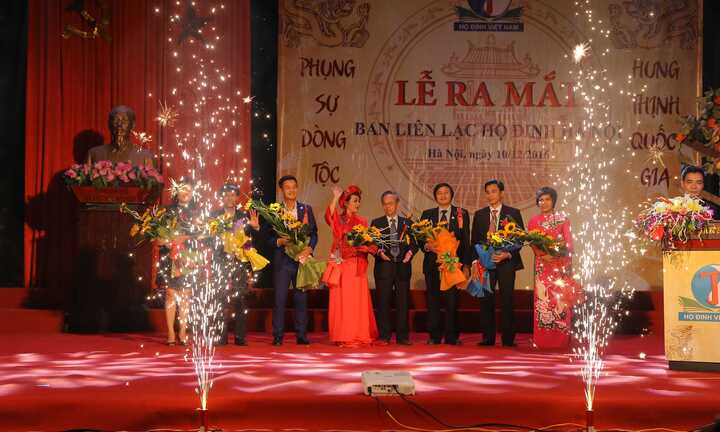 Lễ ra mắt Ban liên lạc họ Đinh Hà Nội