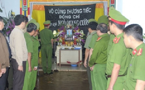 Nổ lớn tại trụ sở công an Đắk Lắk: Thứ trưởng Bộ Công an thăm chiến sĩ gặp nạn