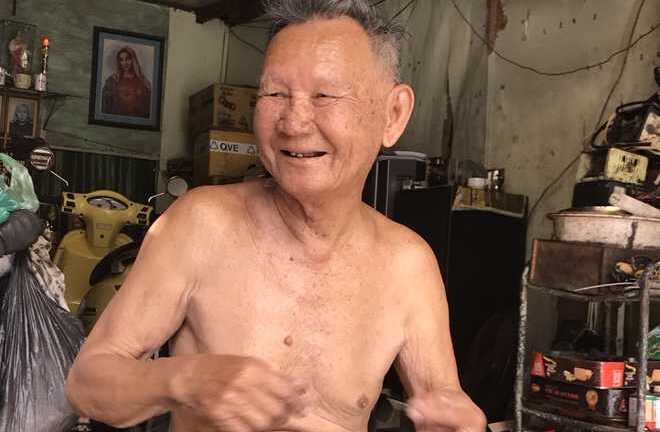 Thánh phượt kỳ lạ bậc nhất Việt Nam và triết lý lang bạt của cụ ông U90