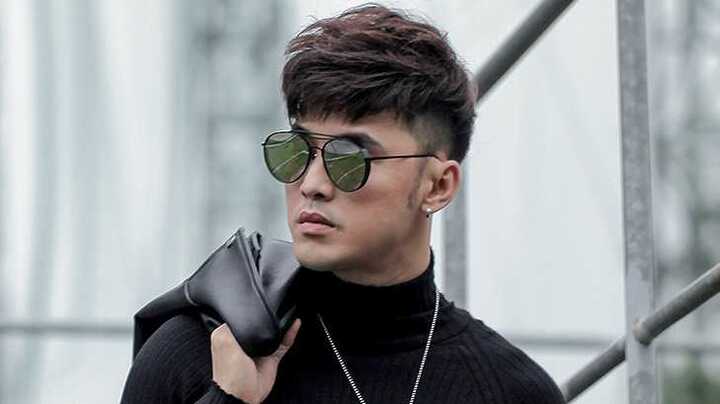 Ưng Hoàng Phúc tặng quà đặc biệt cho fans dịp Giáng sinh