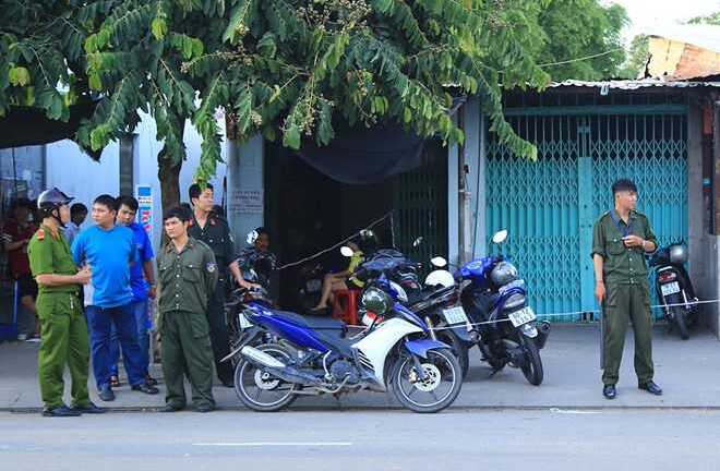 Công an viên chết bí ẩn trong phòng ngủ với vết xước trên cổ