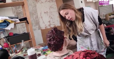 Liên tục bị giục cưới, cô gái tạo hàng loạt bạn trai đất sét