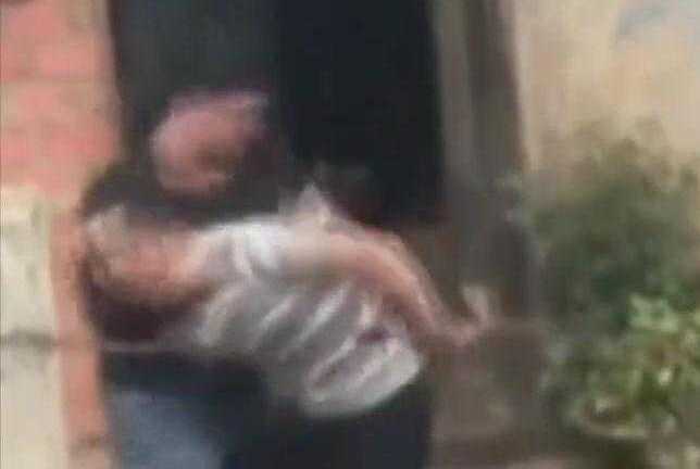 Video: Theo chân công an vây bắt đại ca giang hồ cộm cán, manh động ở phố núi