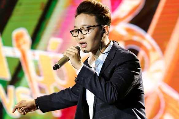 Lê Minh Sơn nhường Á quân The Voice cho Giáng Son