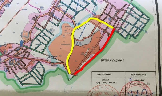 Dân muốn làm đường thẳng, xã 'bắt' đóng tiền mở đường vòng