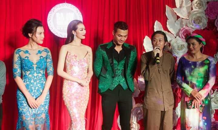 Hoài Linh giản dị giữa 'rừng' sao lộng lẫy