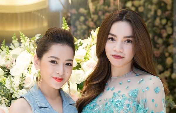 Chi Pu thân thiết với Hà Hồ, Đông Nhi tại sự kiện