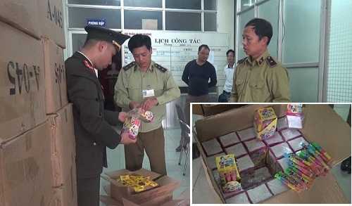 Thu giữ khoảng 1,5 tấn bánh kẹo lậu trên đường vào Hà Nội