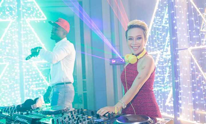 Đếm ngược đón năm mới tại bar cao nhất Việt Nam