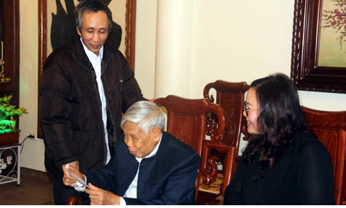 Cựu tử tù Hàn Đức Long đến nhà cảm ơn nguyên Tổng Bí thư Lê Khả Phiêu