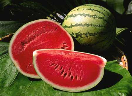 Mẹo loại bỏ sạch hạt dưa hấu trong 1 phút
