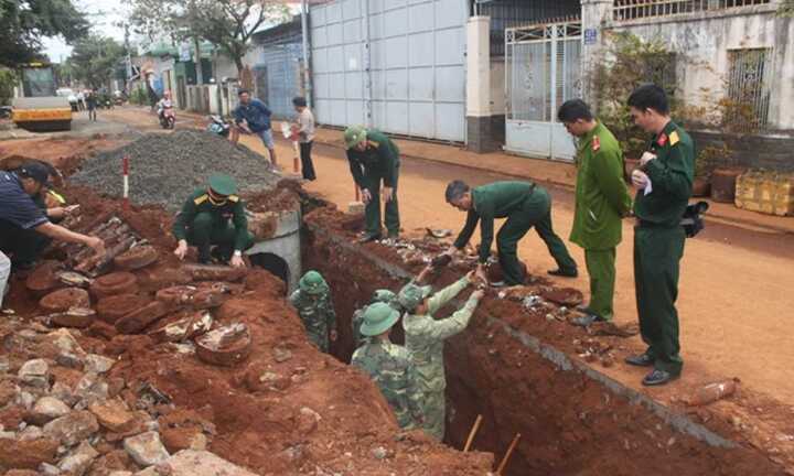 Phát hiện kho đạn 'khủng' trong khu dân cư ở Đắk Lắk