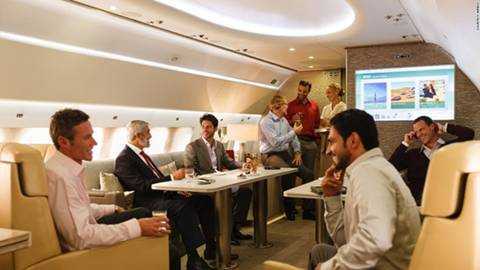 Hơn cả khách sạn 5 sao, máy bay VIP dát vàng hút giới nhà giàu