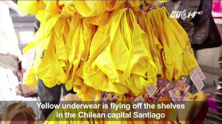 Năm mới cận kề, đồ lót màu vàng cháy hàng ở Nam Mỹ