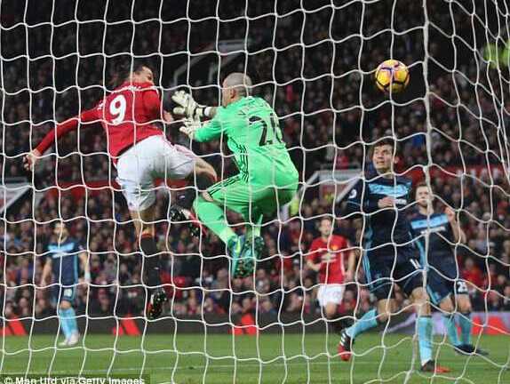 Video: Bàn thắng bị từ chối đáng tiếc của Zlatan Ibrahimovic