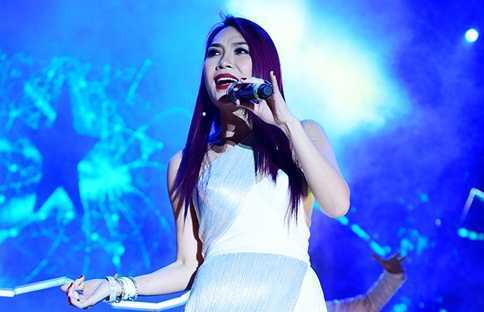 Mỹ Tâm, Tóc Tiên khoe vũ đạo bốc lửa 'cháy' hết mình trong đêm giao thừa