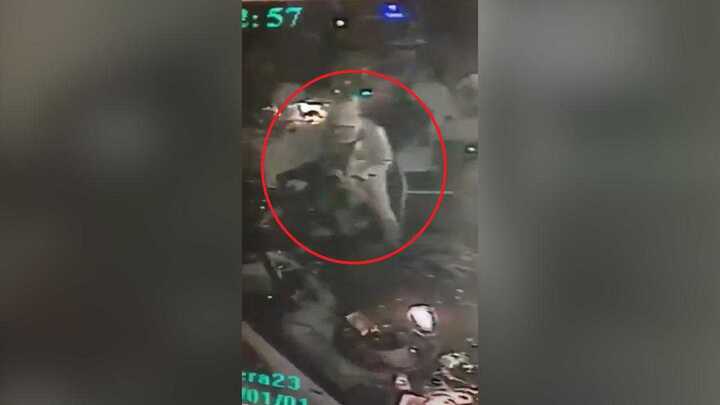 Xả súng vào hộp đêm ở Thổ Nhĩ Kỳ: Kẻ cải trang ông già Noel lộ diện qua camera an ninh