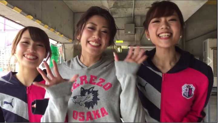 CĐV Nhật Bản xinh đẹp chúc mừng năm mới bằng tiếng Việt