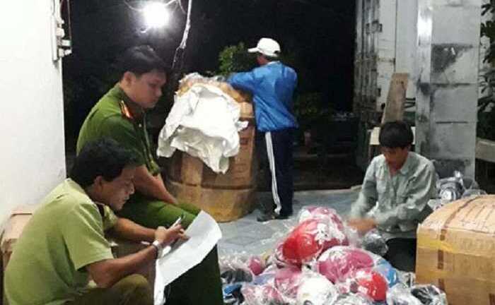 Bắt xe container chở cả tỷ đồng hàng lậu